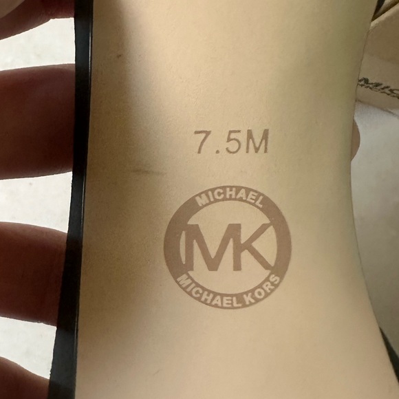 Michael Kors Jordyn Heels in Black - Picture 4 of 5